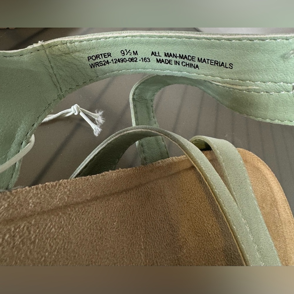 BareTraps pastel Mint Green porter lightweight foam cushion Sandals easy off - Picture 7 of 7